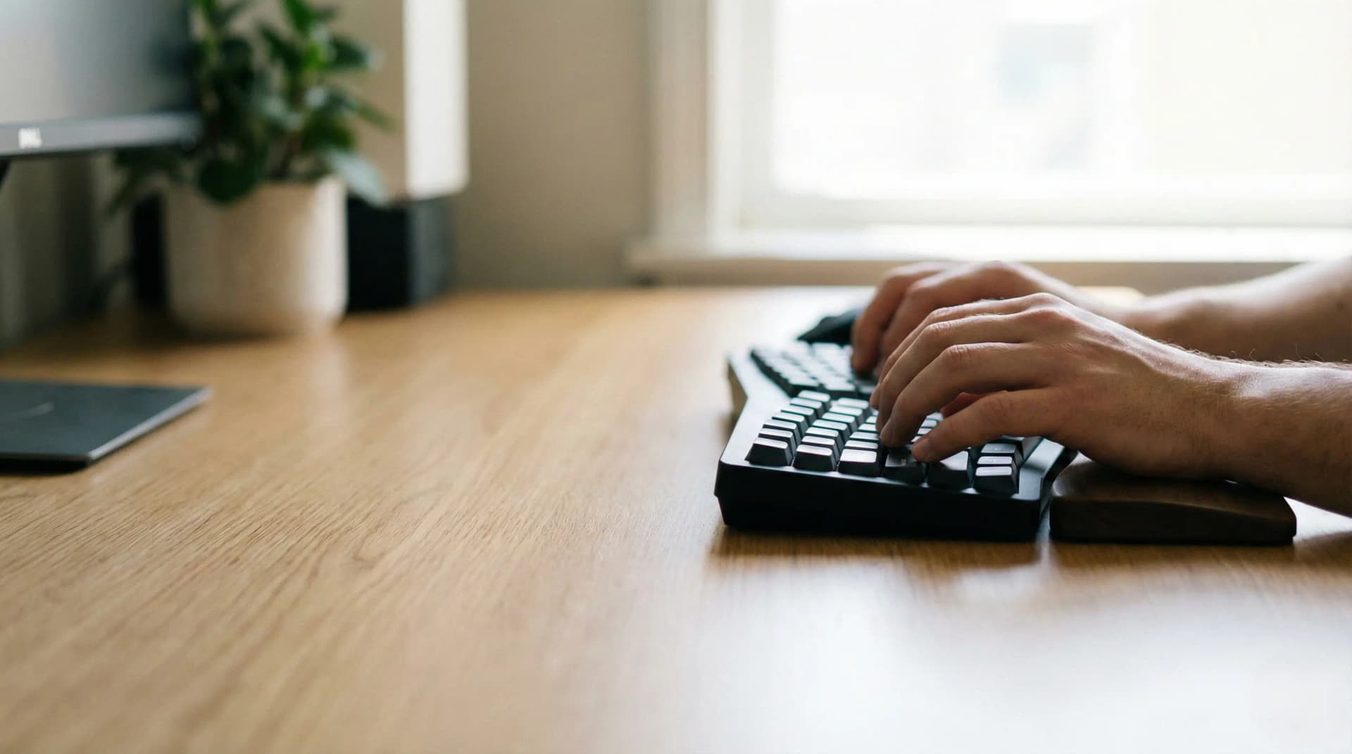 Comment prévenir le syndrome du canal carpien : Le Guide Complet pour les travailleurs sur écran